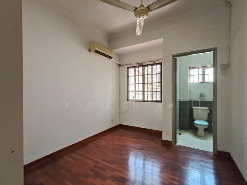 Terraced House for Sale in Bukit Rahman Putra (Sungai Buloh) - Fook Chuan Chin - Bathroom - PropertyGuru.com.my