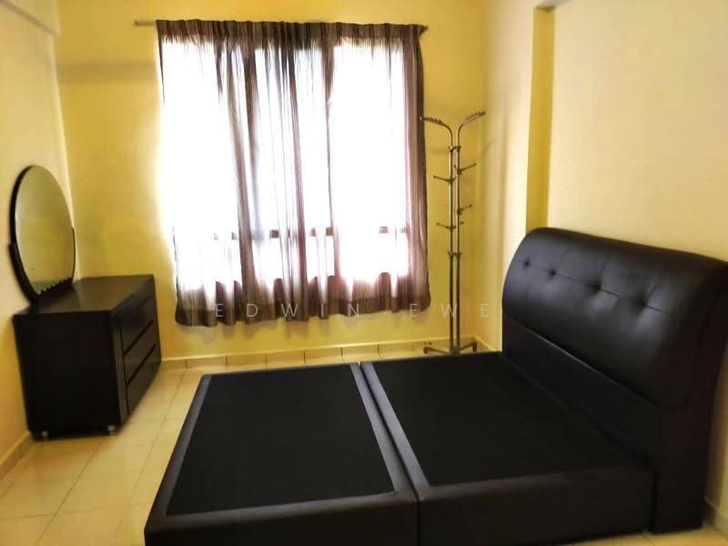Kondominium untuk Disewa di Putra Place Condominium - Edwin Ewe - Bedroom - PropertyGuru.com.my