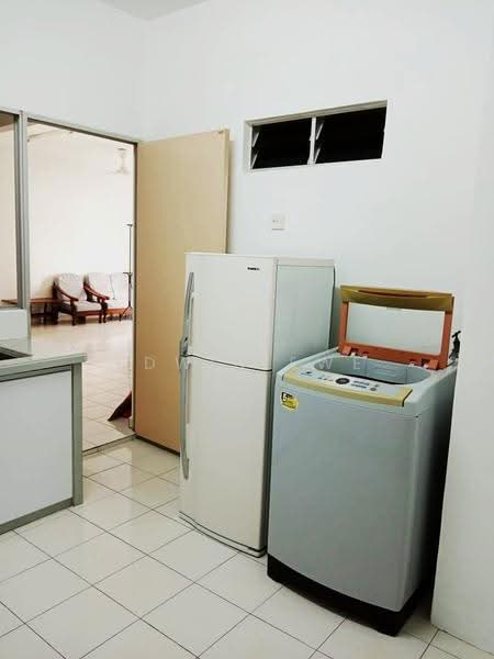 Kondominium untuk Disewa di Putra Place Condominium - Edwin Ewe - Living Room - PropertyGuru.com.my