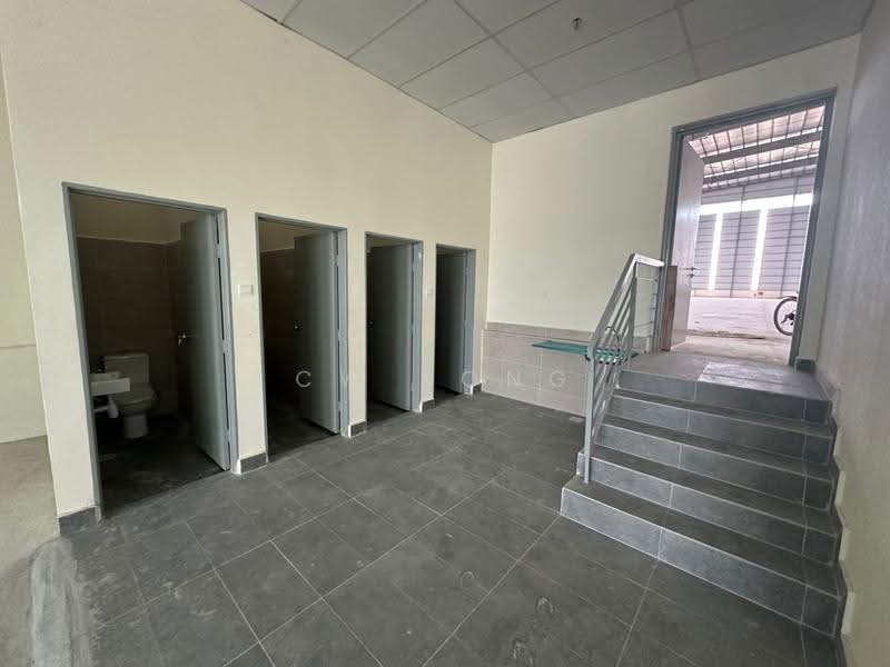 Warehouse for Rent in Klang (Selangor) - CW Kong - Bathroom - PropertyGuru.com.my