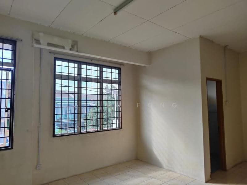 Rumah Teres 2-Tingkat untuk Disewa di Bandar Putra Permai (Seri Kembangan) - Calvin Fong - Interior - PropertyGuru.com.my