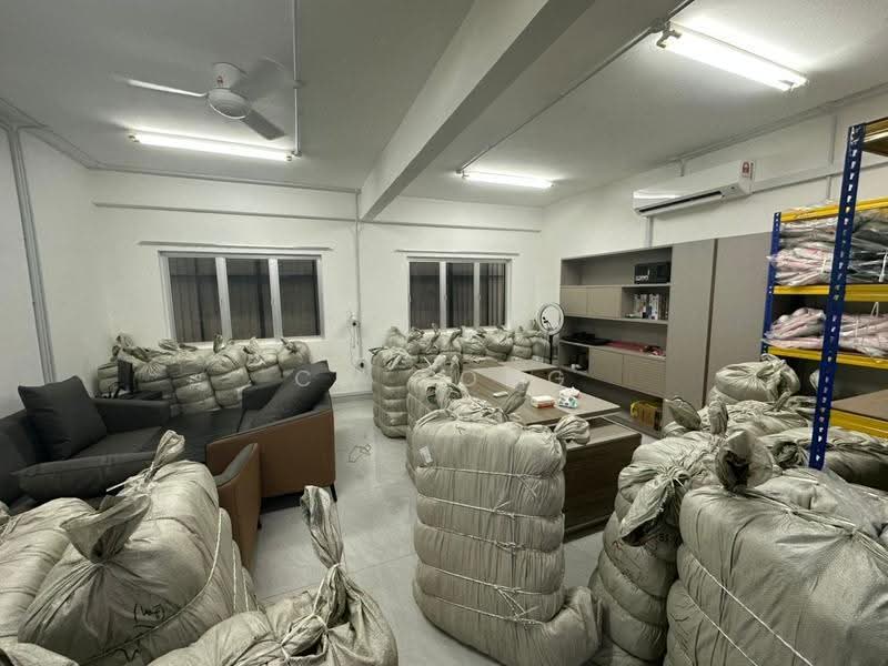 Shop for Sale in Chow Kit (KL City Centre) - CW Kong - Interior - PropertyGuru.com.my