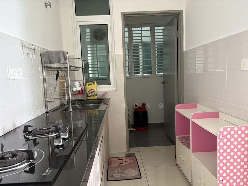 Kondominium untuk Disewa di Iris Residence - CK Chong - Kitchen - PropertyGuru.com.my