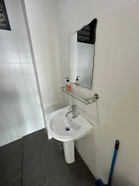 Kediaman Servis untuk Disewa di Palazio - Alex How - Bathroom - PropertyGuru.com.my