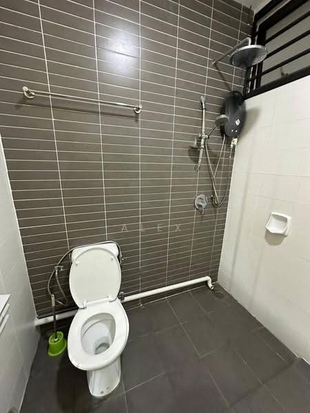 Kediaman Servis untuk Disewa di Palazio - Alex How - Bathroom - PropertyGuru.com.my