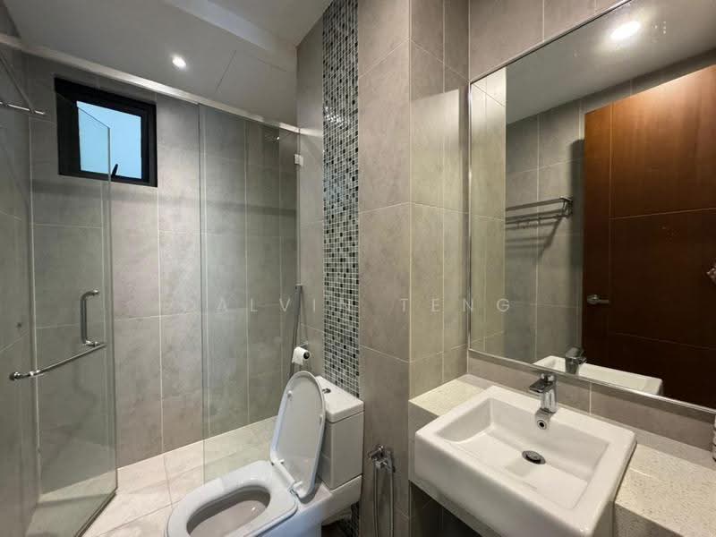 Condominium for Sale at Queens Residences Q2 @ Queens Waterfront - Calvin Teng - Bathroom - PropertyGuru.com.my