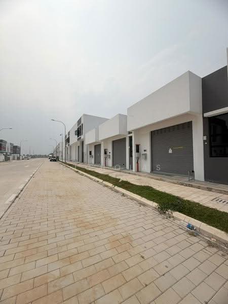 Kilang Teres untuk Disewa di Sungai Manggis (Banting) - Nicholas Lim - Exterior - PropertyGuru.com.my