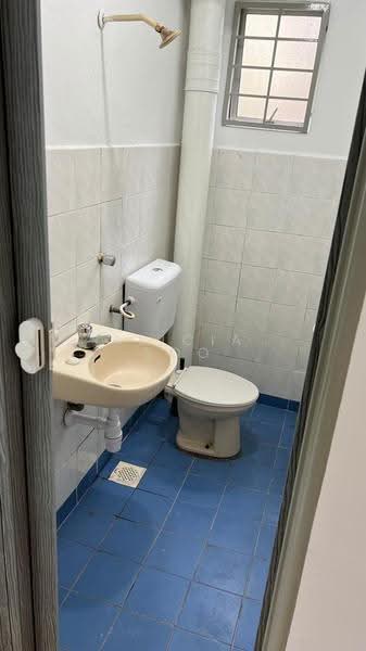 Apartment for Sale at Apartment Bayu - Alicia Soo - Bathroom - PropertyGuru.com.my