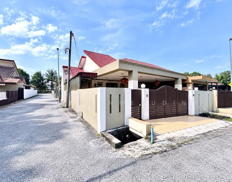 Rumah Teres 1-Tingkat untuk Dijual di Bandar Bukit Raja (Klang) - Shafiq Amerudin - Exterior - PropertyGuru.com.my