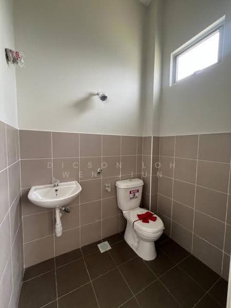 1-storey Terraced House for Sale in Bukit Rambai (Melaka) - Dicson Loh Wen Jiun - Bathroom - PropertyGuru.com.my