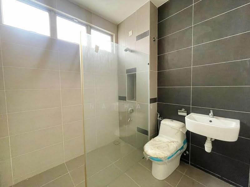 Cluster House for Sale in Setia Tropika (Johor Bahru) - Nathan Chan - Bathroom - PropertyGuru.com.my