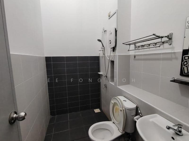Rumah Teres 2-Tingkat untuk Dijual di Setia Tropika (Johor Bahru) - Ee Fong Toh - Bathroom - PropertyGuru.com.my