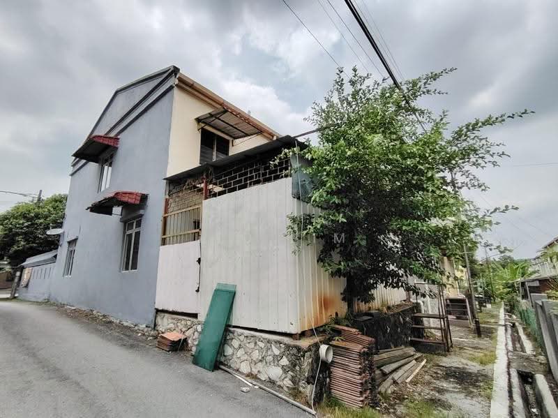 2-storey Terraced House for Sale in Taman Lestari Perdana (Seri Kembangan) - Leo Lim - Exterior - PropertyGuru.com.my