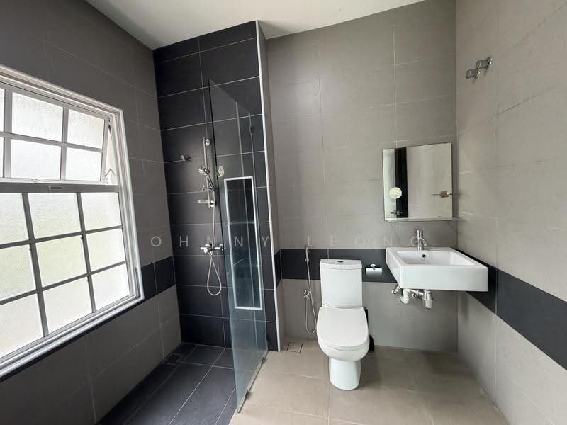 2.5-storey Terraced House for Sale in Setia Eco Glades (Cyberjaya) - Johnny Leong - Bathroom - PropertyGuru.com.my