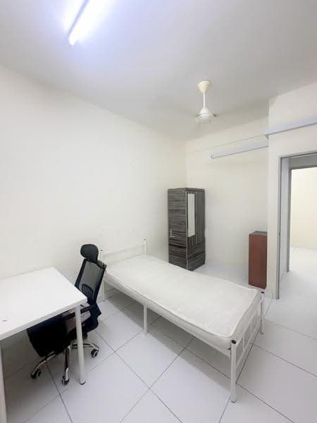 Kondominium untuk Disewa di Elit Heights @ Bayan City - Jinelle Ong - Bedroom - PropertyGuru.com.my