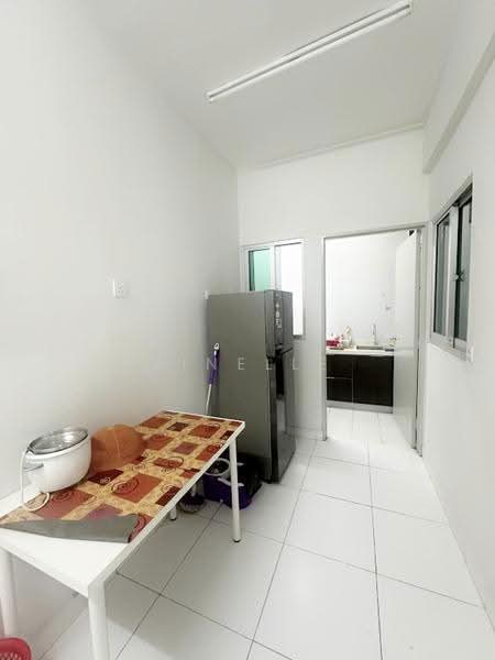 Kondominium untuk Disewa di Elit Heights @ Bayan City - Jinelle Ong - Kitchen - PropertyGuru.com.my
