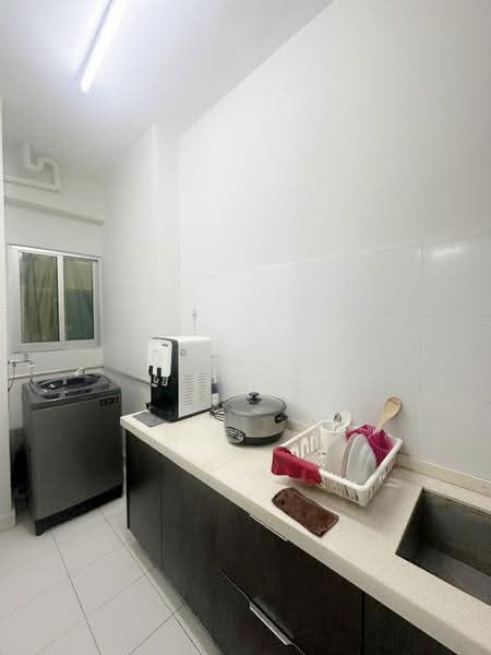 Kondominium untuk Disewa di Elit Heights @ Bayan City - Jinelle Ong - Kitchen - PropertyGuru.com.my