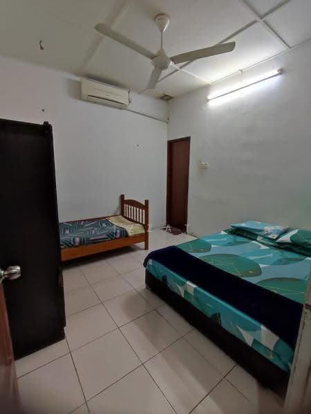 1-storey Terraced House for Sale in Kuantan (Pahang) - Izzat Azman - Bedroom - PropertyGuru.com.my