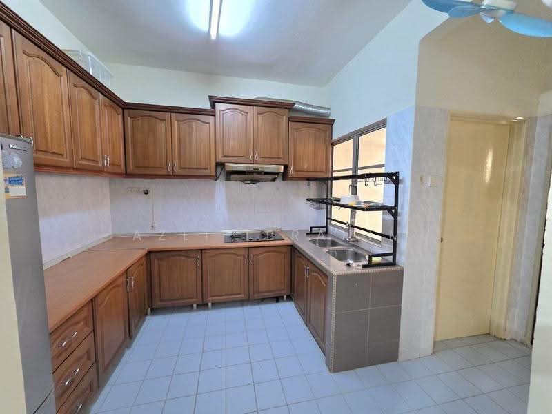 Rumah Teres 2-Tingkat untuk Dijual di Seksyen 15 (Bangi) - Azli Ibrahim - Kitchen - PropertyGuru.com.my
