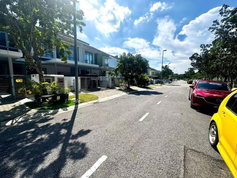 Rumah Teres untuk Dijual di Cyberjaya (Selangor) - Fazri Omar - Exterior - PropertyGuru.com.my