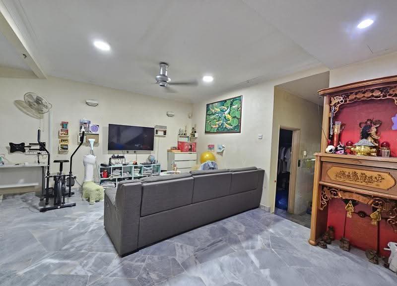 2-storey Terraced House for Sale in Taman Bukit Permai (Ampang) - Jeffrey Ooi - Living Room - PropertyGuru.com.my