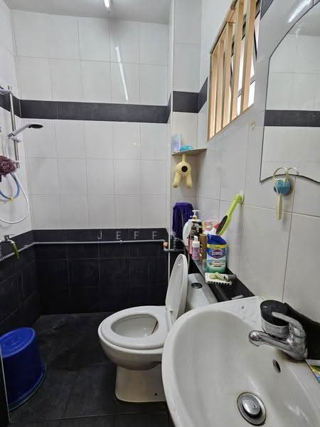 2-storey Terraced House for Sale in Taman Bukit Permai (Ampang) - Jeffrey Ooi - Bathroom - PropertyGuru.com.my