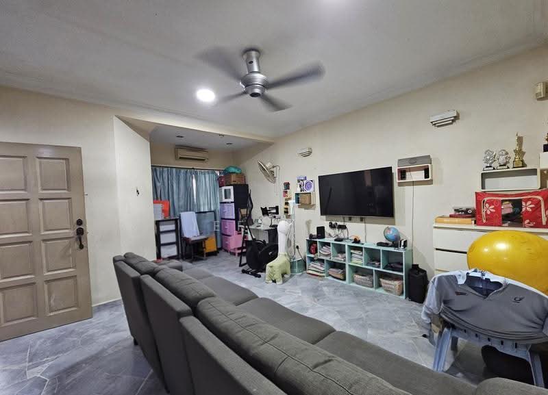 2-storey Terraced House for Sale in Taman Bukit Permai (Ampang) - Jeffrey Ooi - Living Room - PropertyGuru.com.my