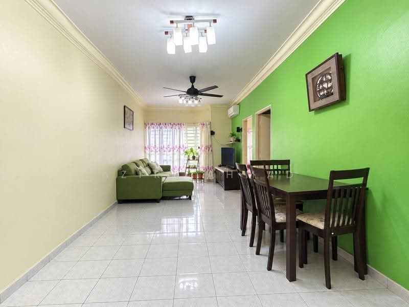 Pangsapuri untuk Dijual di Bandar Kinrara - Azira Ahmad - Living Room - PropertyGuru.com.my