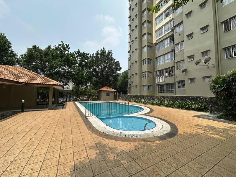 Pangsapuri untuk Dijual di Bandar Kinrara - Azira Ahmad - Exterior - PropertyGuru.com.my