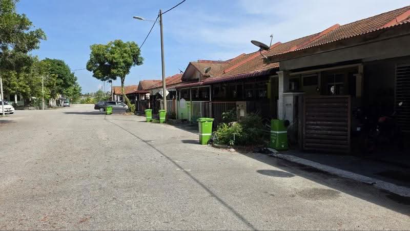 1-storey Terraced House for Sale in Taman Seri Mahkota Aman (Kuantan) - Izzat Azman - Exterior - PropertyGuru.com.my