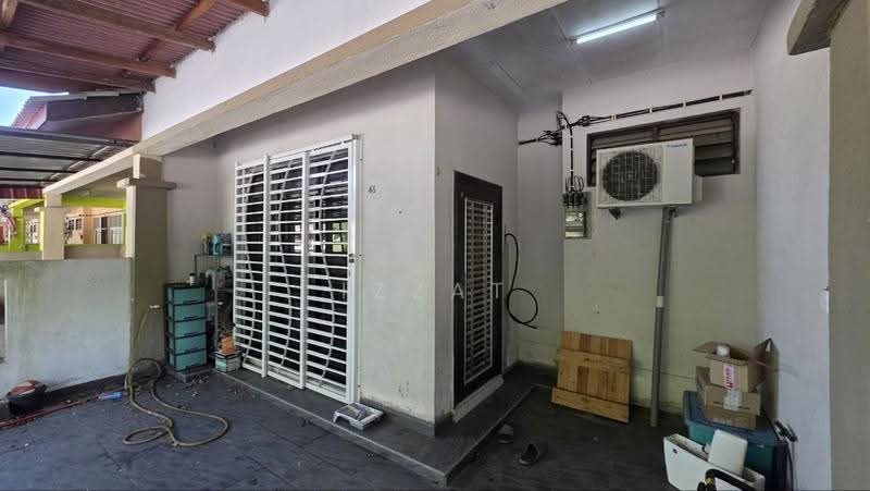 1-storey Terraced House for Sale in Taman Seri Mahkota Aman (Kuantan) - Izzat Azman - Exterior - PropertyGuru.com.my