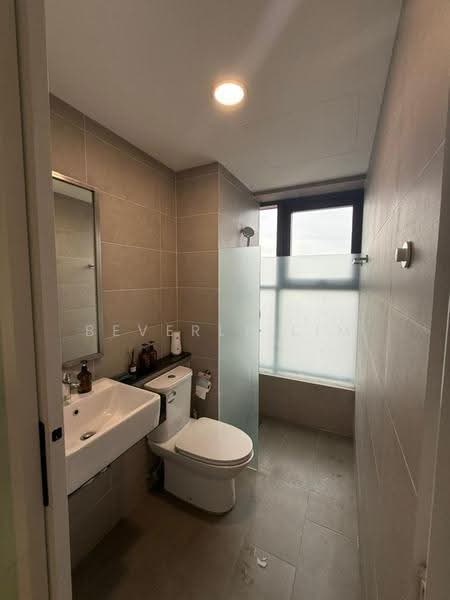 Kediaman Servis untuk Dijual di Tropicana 218 Macalister - Beverly Lim - Bathroom - PropertyGuru.com.my