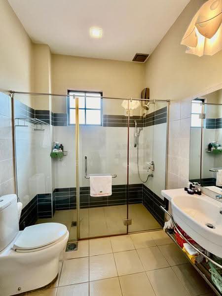Rumah Berkembar untuk Dijual di Bandar Nusaputra (Puchong) - Kent Lee - Bathroom - PropertyGuru.com.my