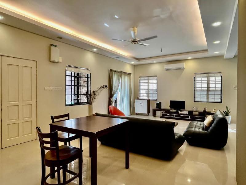 Rumah Berkembar untuk Dijual di Bandar Nusaputra (Puchong) - Kent Lee - Living Room - PropertyGuru.com.my
