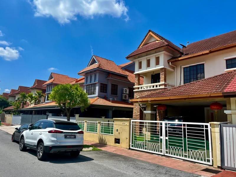 Rumah Berkembar untuk Dijual di Bandar Nusaputra (Puchong) - Kent Lee - Exterior - PropertyGuru.com.my