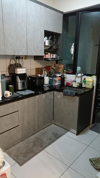Service Residence for Sale at Majestic Maxim - Vincent Yeoh - Kitchen - PropertyGuru.com.my