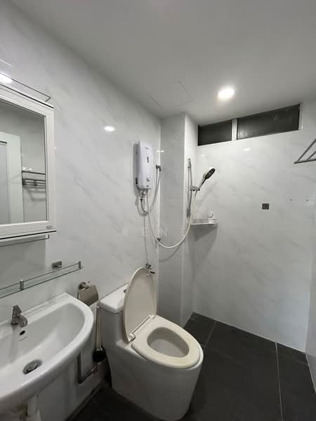 Apartment for Rent at Lake View Suites - Rene Tew - Bathroom - PropertyGuru.com.my