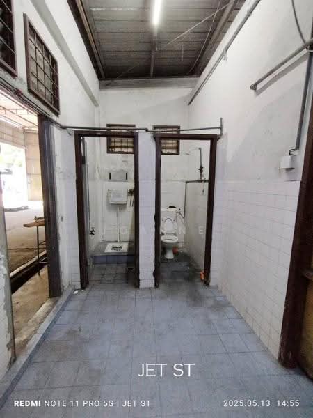 Gudang untuk Disewa di Port Klang (Pelabuhan Klang) (Selangor) - Joanne Lim - Bathroom - PropertyGuru.com.my