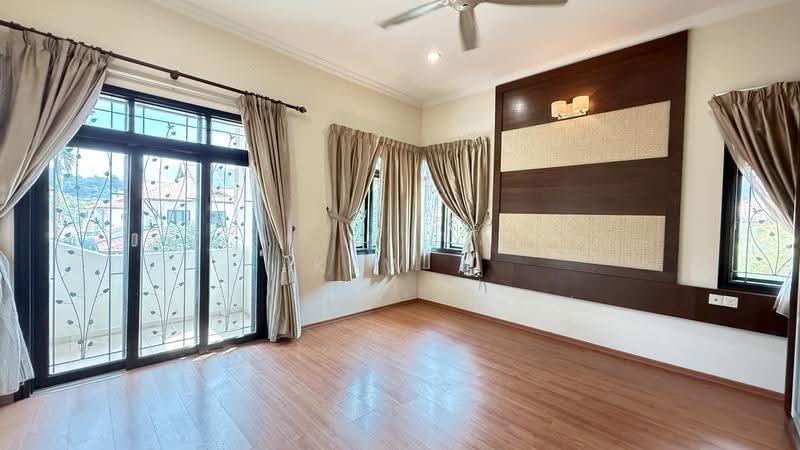 Rumah Berkembar untuk Dijual di Beverly Heights (Ampang) - Kew . - Balcony - PropertyGuru.com.my