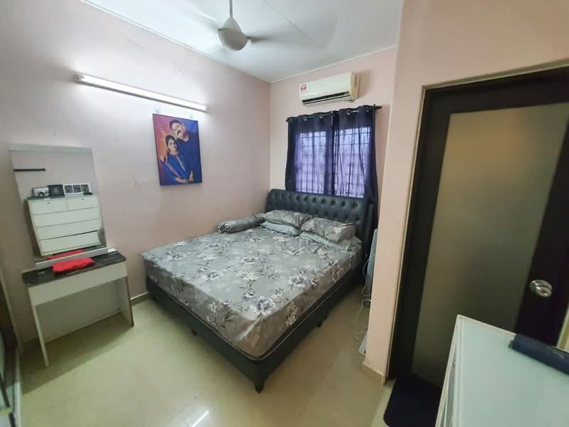 2-storey Terraced House for Sale in Taman Puncak Jalil (Seri Kembangan) - Sally Wong - Bedroom - PropertyGuru.com.my