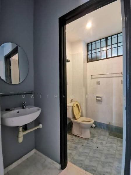 Condominium for Sale at Sunrise Garden Condominium - Matthew Png - Bathroom - PropertyGuru.com.my