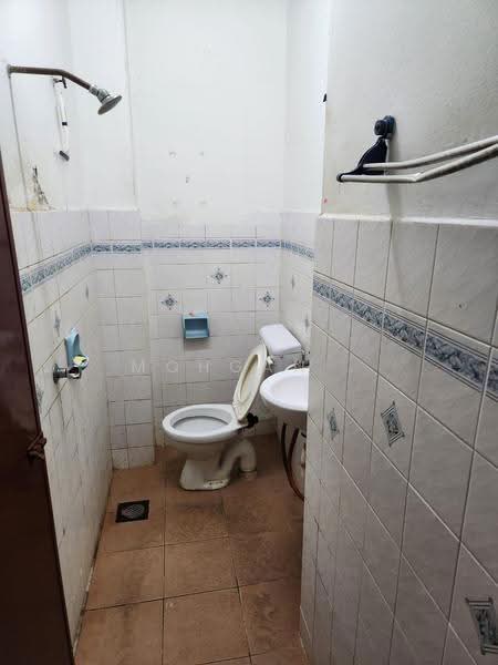 Rumah Teres 2-Tingkat untuk Dijual di Usj 1 (Subang Jaya) - Mohgan . - Bathroom - PropertyGuru.com.my