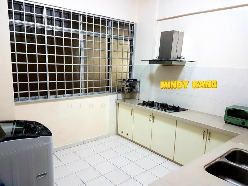 Kondominium untuk Disewa di Putra Place Condominium - Mindy Kang - Kitchen - PropertyGuru.com.my