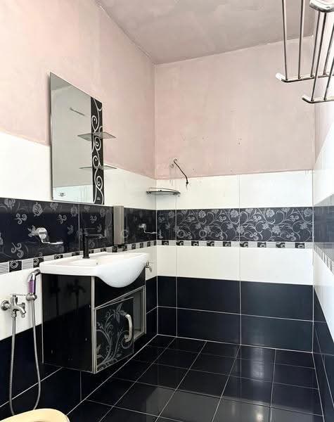 2-storey Terraced House for Sale in Taman Batu Permai (Batu) - JC Looi - Bathroom - PropertyGuru.com.my