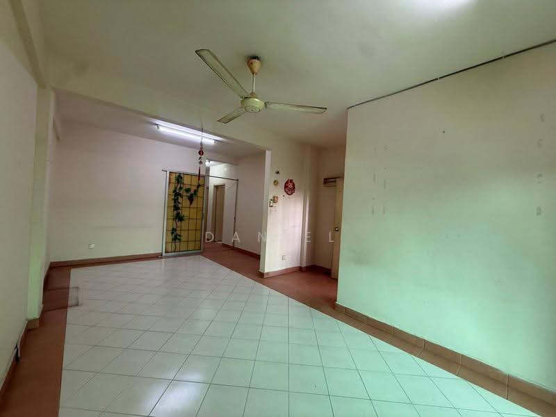 Apartment for Sale at Bayu Puteri 1 - Daniel Yong - Living Room - PropertyGuru.com.my