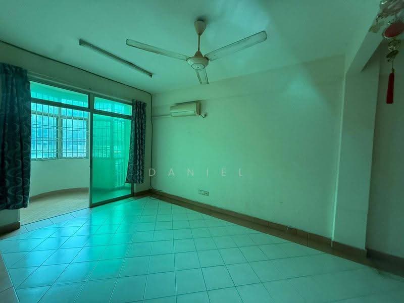 Apartment for Sale at Bayu Puteri 1 - Daniel Yong - Living Room - PropertyGuru.com.my