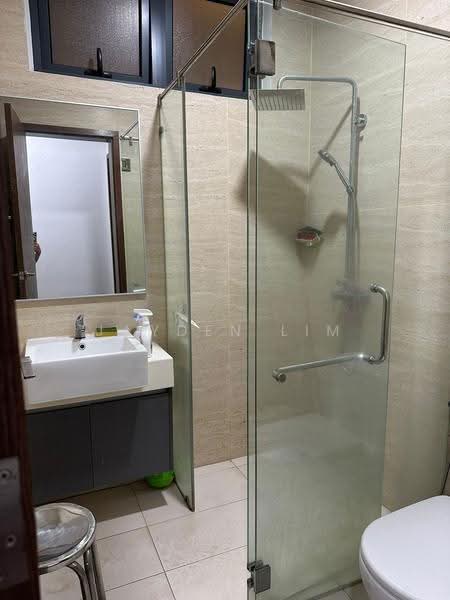 Kediaman Servis untuk Disewa di Crescent Bay Suites (Teluk Bayu) - Jayden Lim - Bathroom - PropertyGuru.com.my