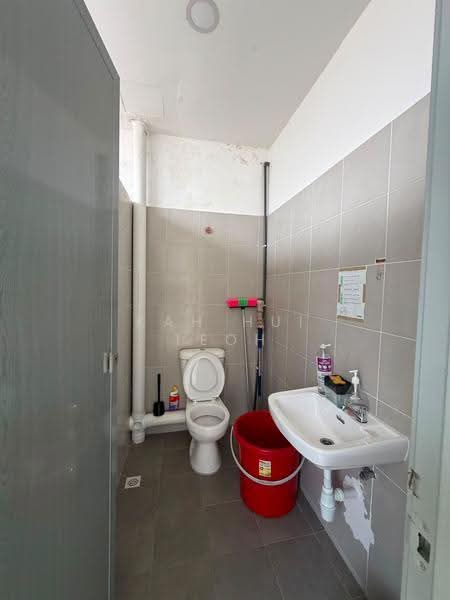 Shop for Rent in Bandar Baru Perda (Bukit Mertajam) - Kah Hui Teoh - Bathroom - PropertyGuru.com.my