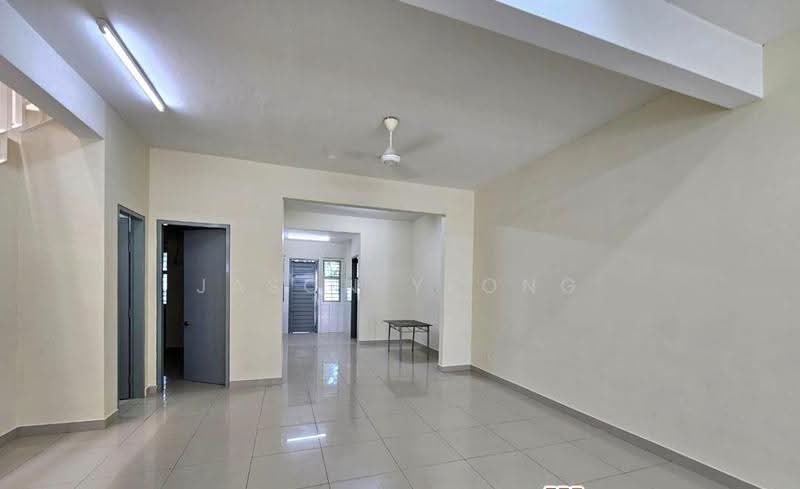 Rumah Teres 2-Tingkat untuk Dijual di Bandar Saujana Putra (Tanjong Duabelas) - Jason Yeong - Living Room - PropertyGuru.com.my