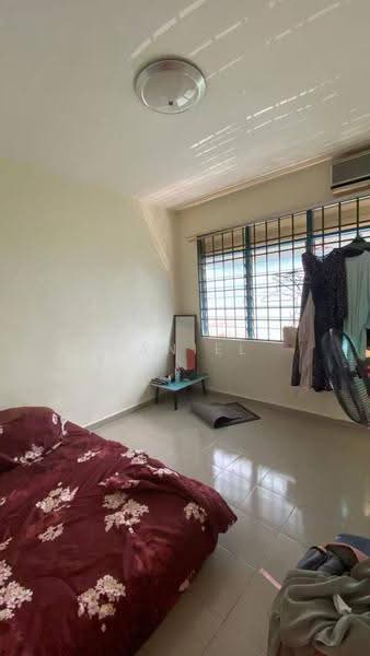 Rumah Flat untuk Dijual di Taman Daya - Jalan Nibong 28 - Daniel Yong - Bedroom - PropertyGuru.com.my